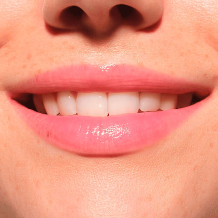 Hemp & Mint Glow Lip Balm 010 CATRICE