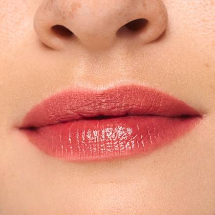 lesk na rty hydra kiss 01 Blushing Nude essence