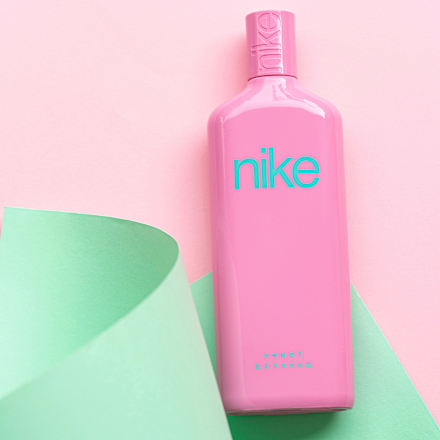 Тоалетна вода sweet blossom nike
