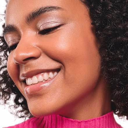 Cień do powiek w sztyfcie Jelly Jewels Glitter Stick 01 Frosted Twinkle  essence