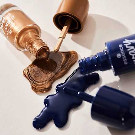 Nagellack Gel Nail Colour Wavy Baby essence