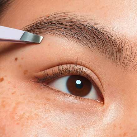 Pęseta brow tweezer essence