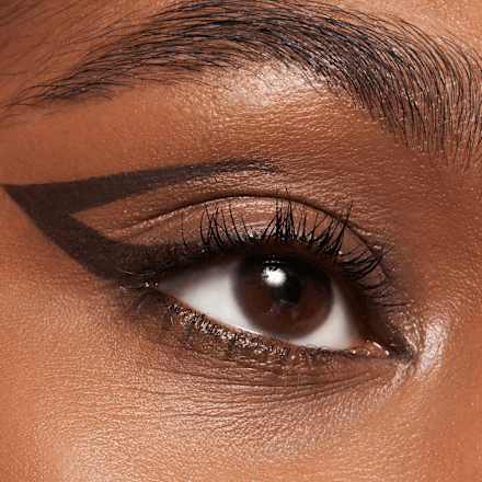 Kredka do oczu Long-Lasting Eye Pencil 01 Black Fever essence