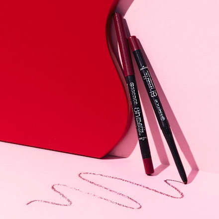Молив за устни 8h Matte Comfort 19 Burgundy Bestie essence