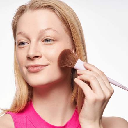 Pędzel do pudru Powder brush 01 essence