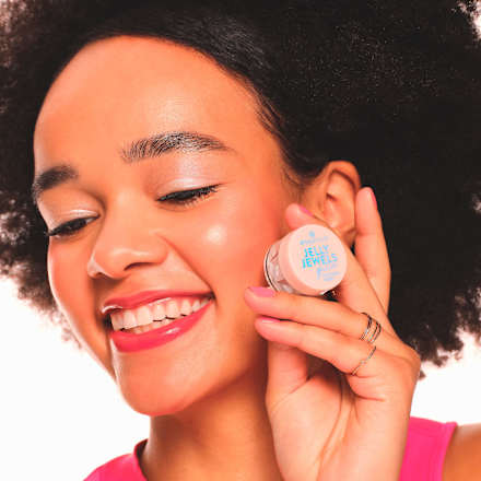 Top do cieni do powiek JELLY JEWELS glitter eyeshadow 02 essence
