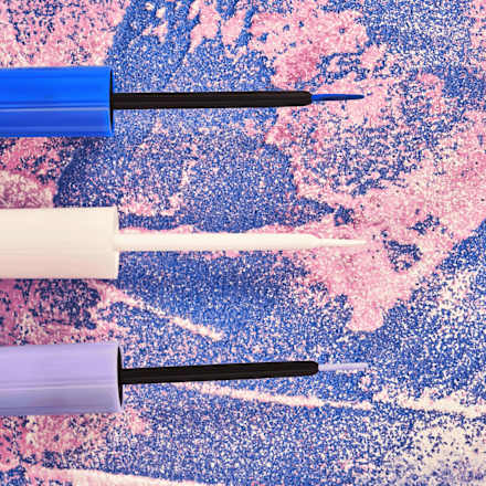 tekuté oční linky metalické COLOUR it! 01 Royal Blue essence