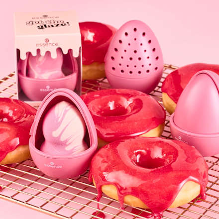 get the glaze! houbička na make-up s pouzdrem essence