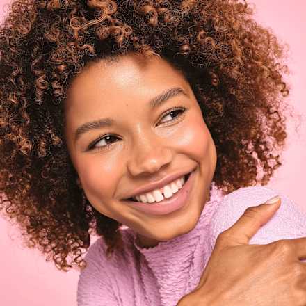 Blush Disney Alice In Wonderland Fluffy Mousse Matte 02 So Paw-Dorable  essence