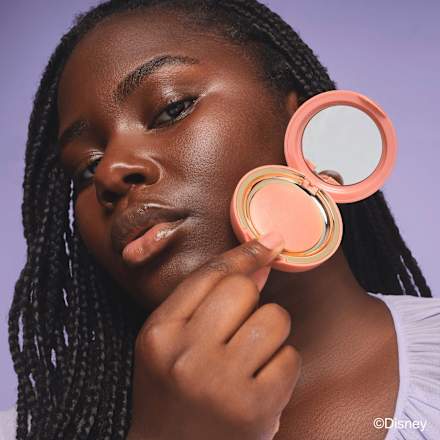 Blush Disney Alice In Wonderland Luminous C01 Curious Glow  CATRICE