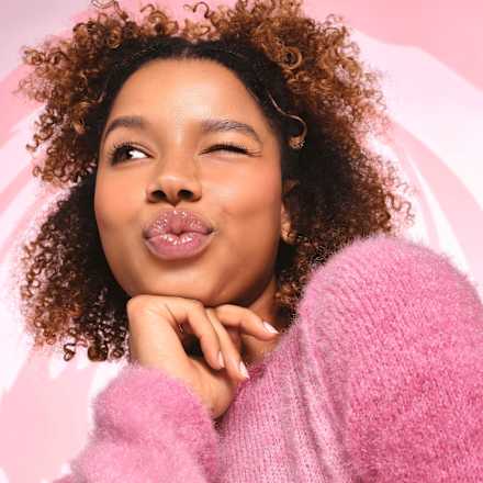 Lipgloss Disney Alice In Wonderland Plumping High-Shine 02 Purrfect Smile essence