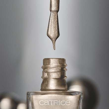 Lak na nechty Bold Magnetic - 030 Drawn To You CATRICE