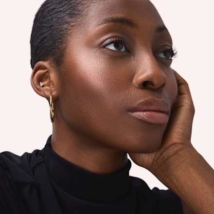  Iluminator Aura Glam Bouncy 010 CATRICE