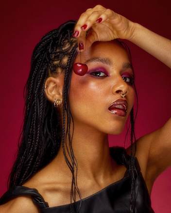 Lippenöl Pout Lip Oil Bitten Cherry REVOLUTION