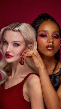 Lidschattenpalette The Cherry Icon Rich Berry REVOLUTION