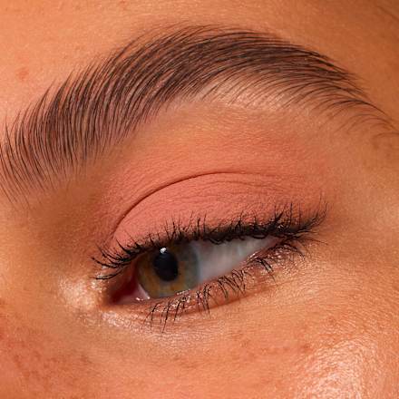 Cień do powiek matowy matte liquid eyeshadow 01 Bare Bliss essence