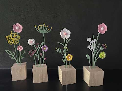 Metallblumen mit Kunststoffblüten Dekorieren & Einrichten