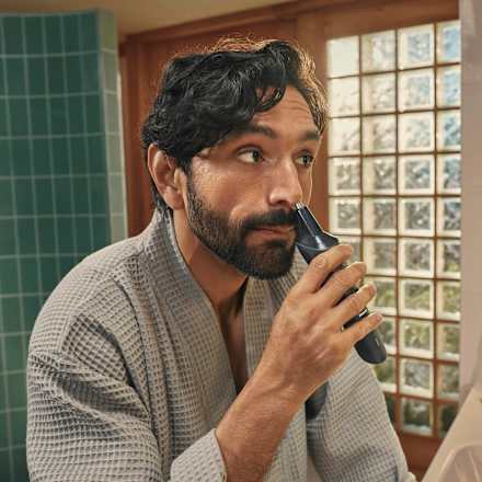 Pánsky holiaci strojček - zastrihávač All-in-One 6v1 Philips