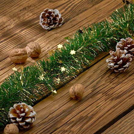 Foliengirlande mit Sternen, grün-gold Dekorieren & Einrichten