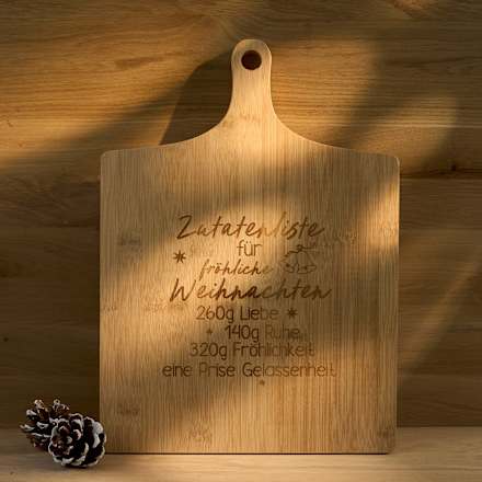 Schneidebrett mit "Zutatenliste für fröhliche Weihnachten" BOLTZE