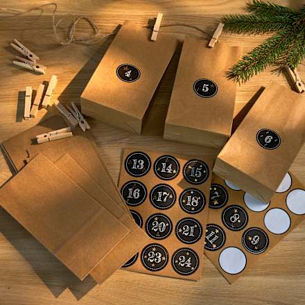 Adventskalender-Set mit Papiertüten, Klammern, Kordel & Aufklebern  Dekorieren & Einrichten
