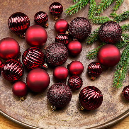 Kugel aus Kunststoff, gerillt, matt-glänzend-beglittert, ochsenblut Dekorieren & Einrichten