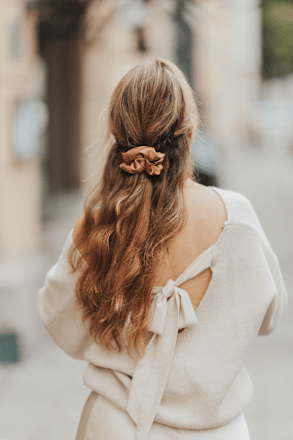Scrunchies, Altrosa, Beige Langhaarmädchen
