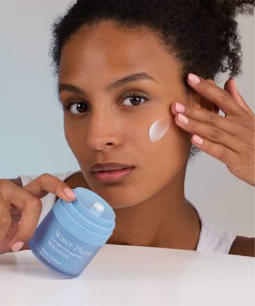 Bőrselymesítő éjszakai gélmaszk Water Plump  Pem Delian