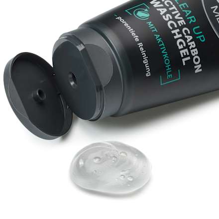 Gel za pranje lica s aktivnim ugljenom Clear Balea MEN