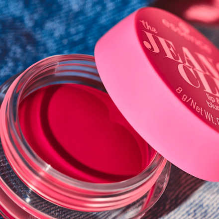 the JEANS CLUB tvářenka 01 Pink Dreams & Cool Jeans essence