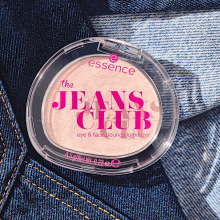 the JEANS CLUB rozjasňovač 01 So Dazzling Denim essence