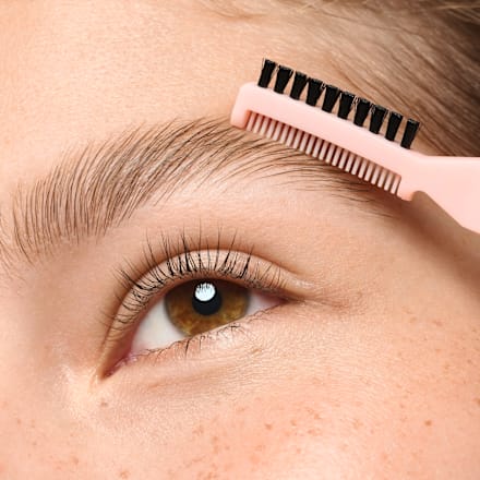 Brow Lift & Freeze Glue gel za obrve – 01 Clear Control essence