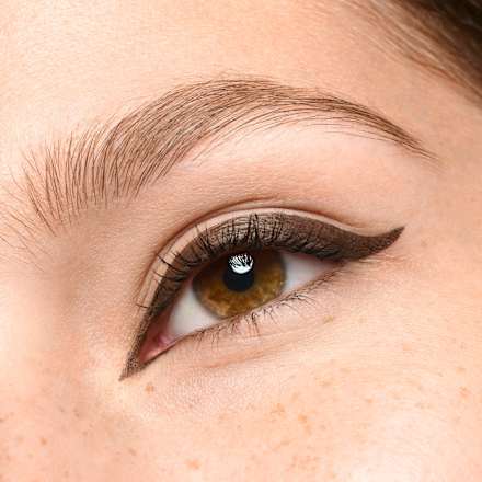 Extra Long-Lasting tuš za oči – 020 Brown essence