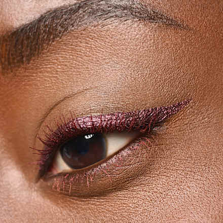 Colour it! tekući tuš za oči Metallic – 02 Dark Cherry essence