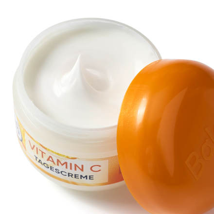 Crema giorno con vitamina C SPF15 Balea