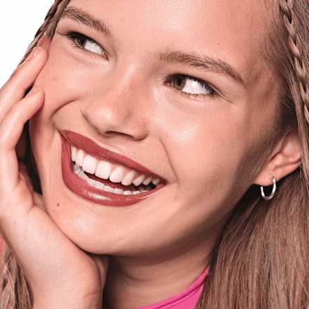 Ruj buze Satin GLOW 05 essence