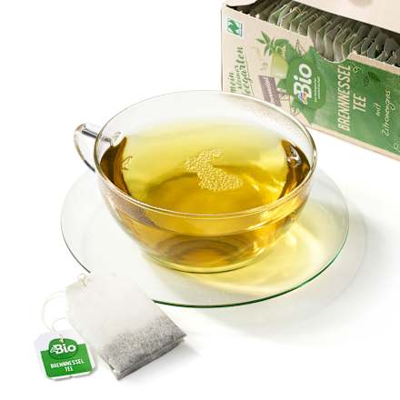 Bio zeliščni čaj iz kopriv z limonsko travo (20 × 1,5 g) dmBio