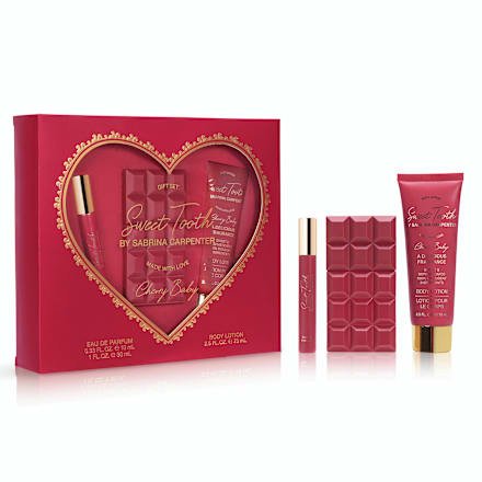 Подаръчен комплект Cherry Baby Made With Love SABRINA CARPENTER