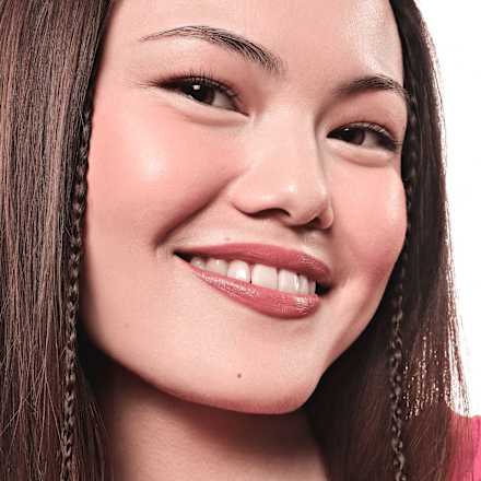 Ruj luminos satin GLOW 02 essence