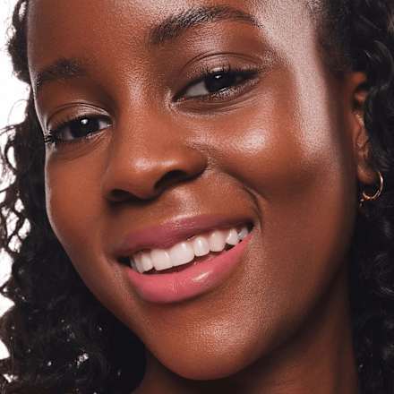 Ruj luminos satin GLOW 03 essence