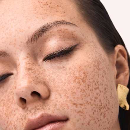 Kredka do oczu Jewel Glide Effect 040 Golden Jade CATRICE