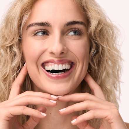 Lippenbalsam Melt & Shine 030 Sea-cret CATRICE