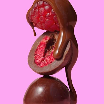 Trockenfrüchte, Crunchy Raspberries, Himbeeren mit Schokolade                 nucao