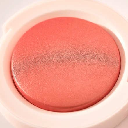 Róż wypiekany rozświetlający Soft Glam Baked Blush 030 Cheeky Coral CATRICE