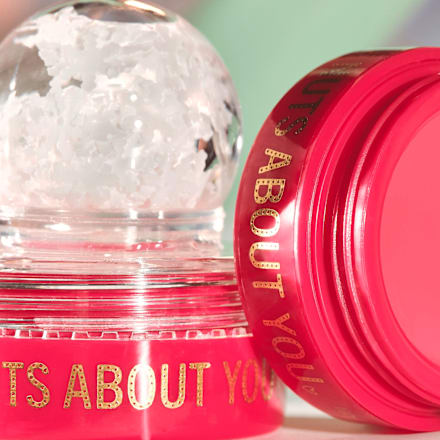 Balzam za usne Nuts About You – 01 Pirouette Of Hazelnuts essence