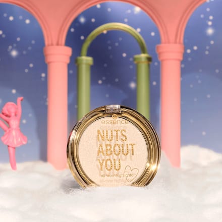 Highlighter Nuts About You – 01 Sugar Plum Fairy's Dust essence