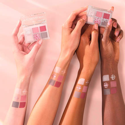 paletka očních stínů Tiny Treasures 020 Wild Berry CATRICE