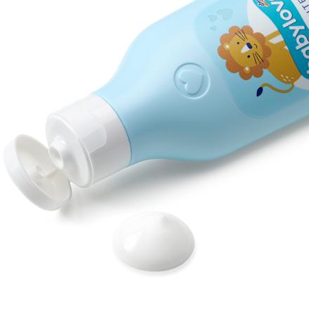 Sensitive otroško negovalno mleko za telo s kamilico in sončničnim oljem babylove