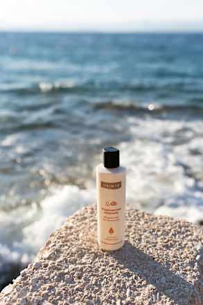 Pflegedusche Scandinavian Memories mit Hafermilch, Sandelholz & Moltebeere ORINIQ