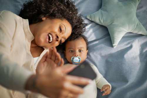 Schnuller ultra air happy Silikon, blau/gelb, 0-6 Monate PHILIPS AVENT